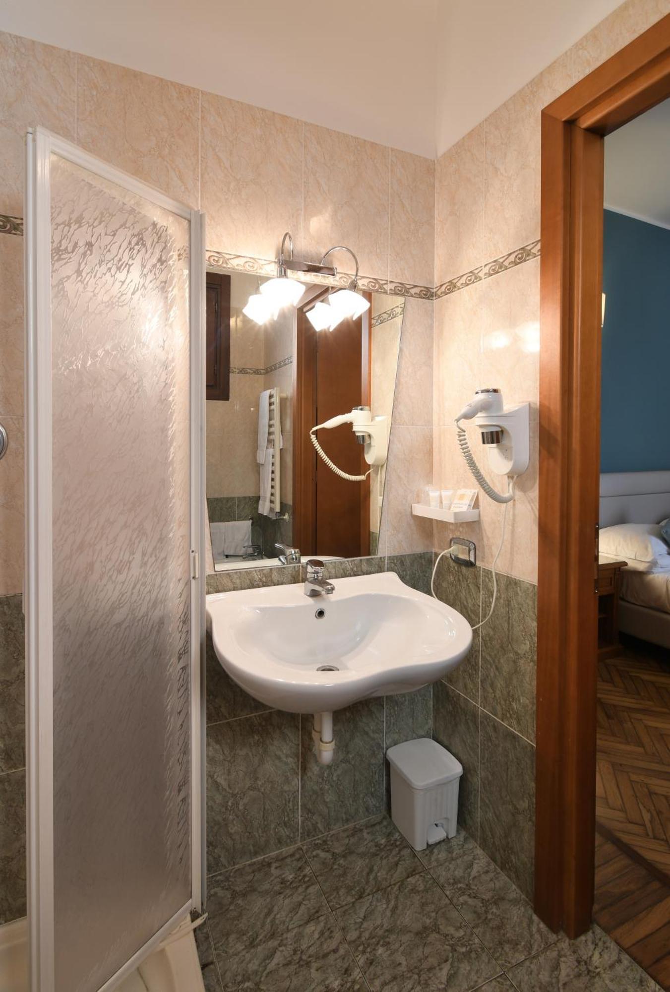 Hotel Cavour Rapallo Eksteriør bilde