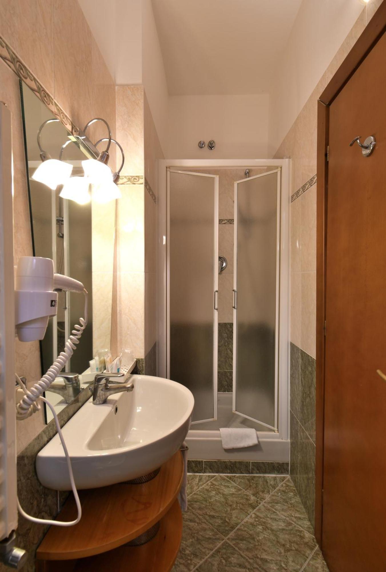 Hotel Cavour Rapallo Eksteriør bilde